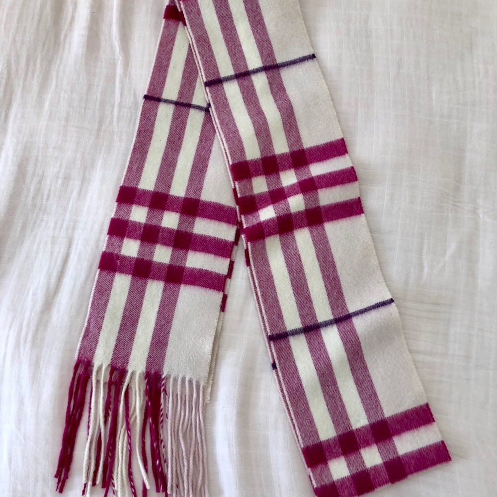 AUTHENTIC PINK & FUCHSIA COLORED BURBERRY SCARF